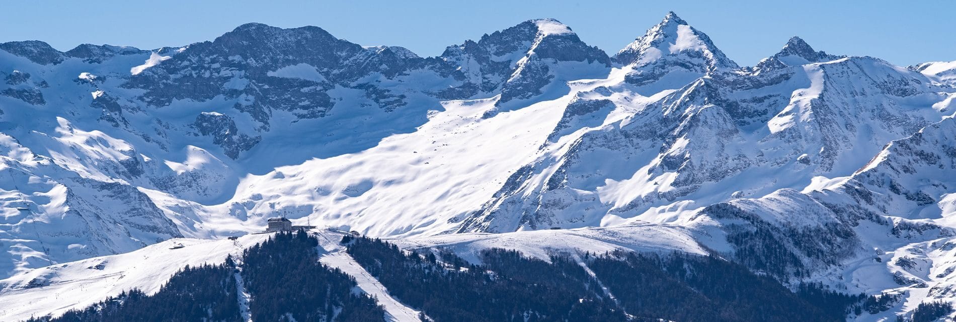 Vue station de ski Superbagnères